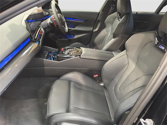 New BMW M5 PHEV