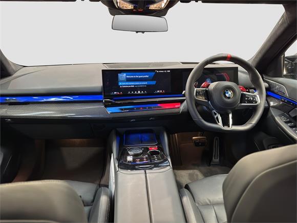 New BMW M5 PHEV