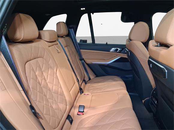 2023 BMW X5 xDrive50e M Sport Pro and Innovations Pack
