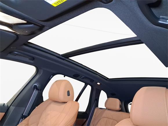 2023 BMW X5 xDrive50e M Sport Pro and Innovations Pack