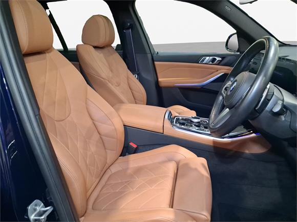 2023 BMW X5 xDrive50e M Sport Pro and Innovations Pack