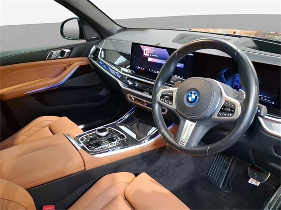 2023 BMW X5 xDrive50e M Sport Pro and Innovations Pack