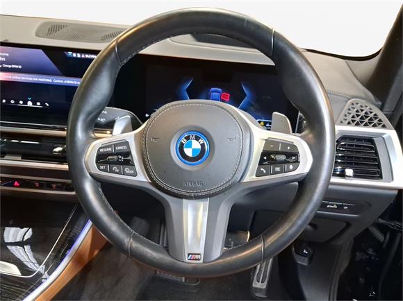 2023 BMW X5 xDrive50e M Sport Pro and Innovations Pack