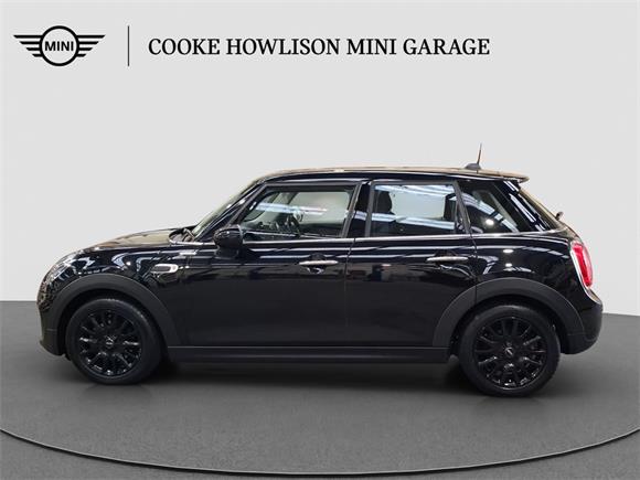 2016 MINI Cooper 5-Door Hatch Auto SE