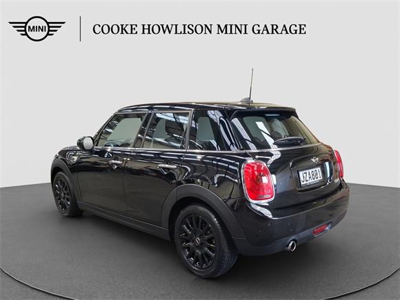 2016 MINI Cooper 5-Door Hatch Auto SE