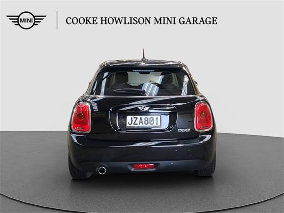 2016 MINI Cooper 5-Door Hatch Auto SE