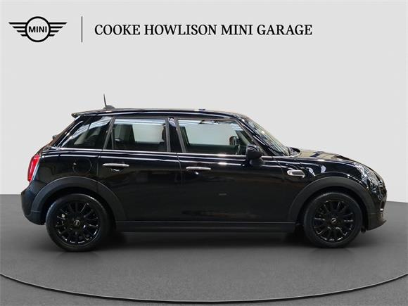 2016 MINI Cooper 5-Door Hatch Auto SE