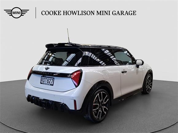 2025 MINI Cooper JCW 3dr Favoured