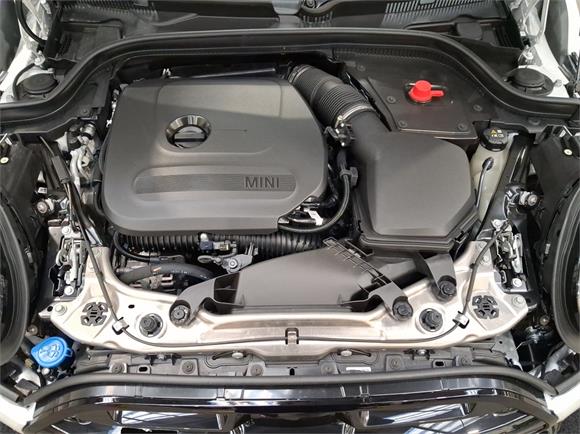 2025 MINI Cooper JCW 3dr Favoured