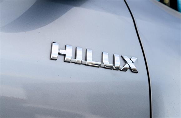 2017 Toyota Hilux SR5 TD DC 2.8L 4WD
