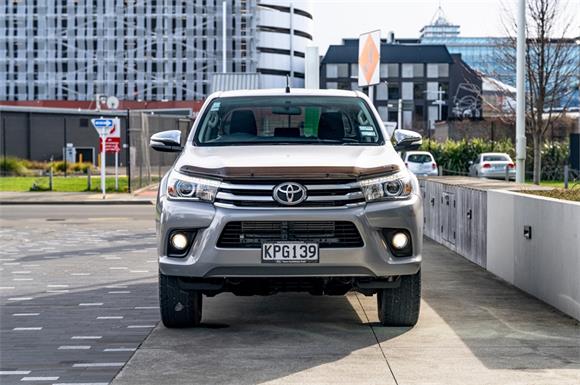 2017 Toyota Hilux SR5 TD DC 2.8L 4WD