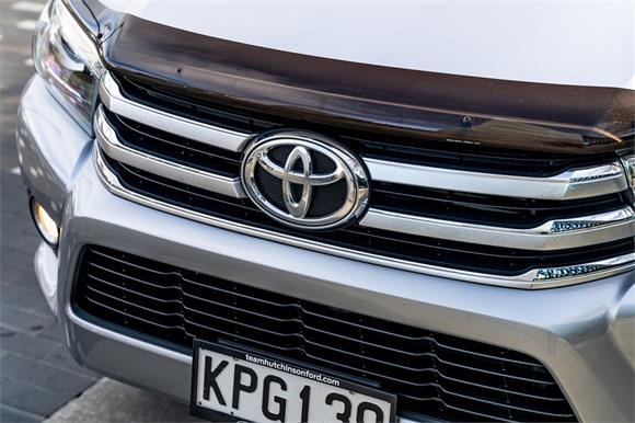 2017 Toyota Hilux SR5 TD DC 2.8L 4WD