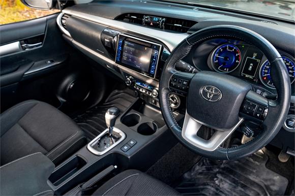 2017 Toyota Hilux SR5 TD DC 2.8L 4WD