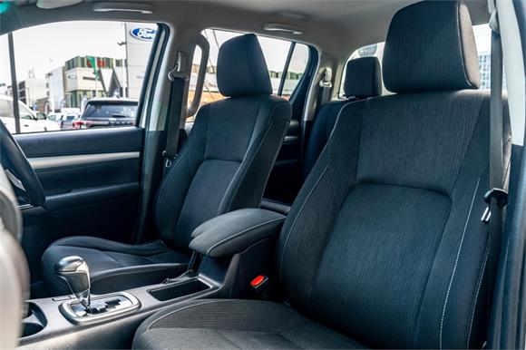 2017 Toyota Hilux SR5 TD DC 2.8L 4WD