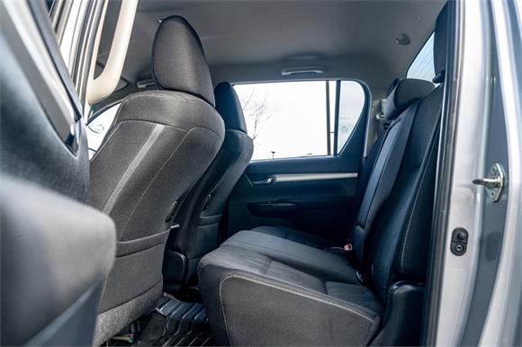 2017 Toyota Hilux SR5 TD DC 2.8L 4WD