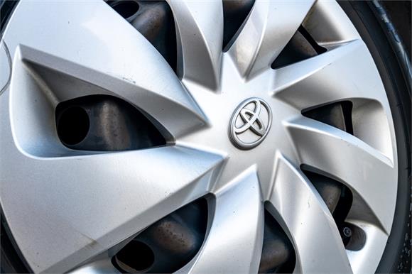 2017 Toyota Vitz Hybrid