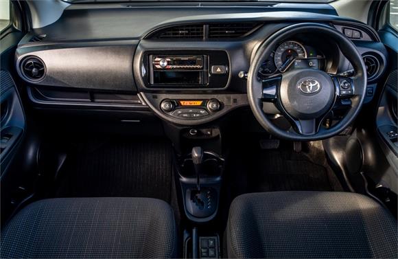 2017 Toyota Vitz Hybrid