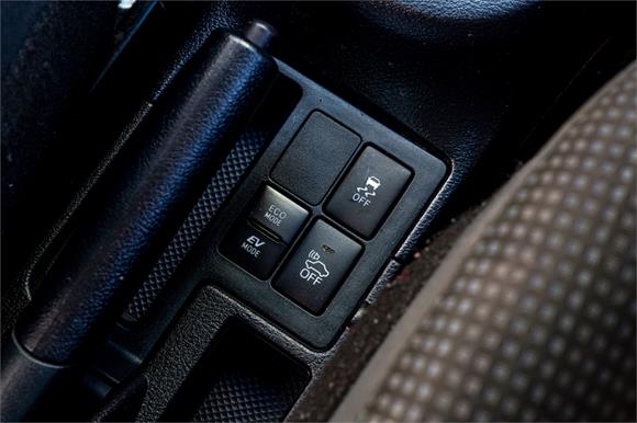 2017 Toyota Vitz Hybrid