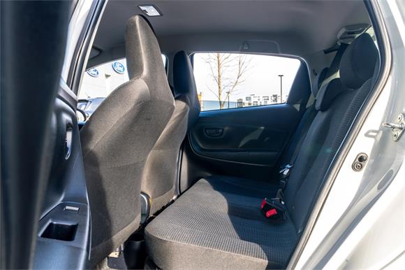 2017 Toyota Vitz Hybrid