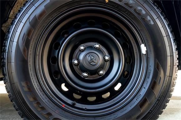 2017 Toyota Hilux SR 2.8L 4WD