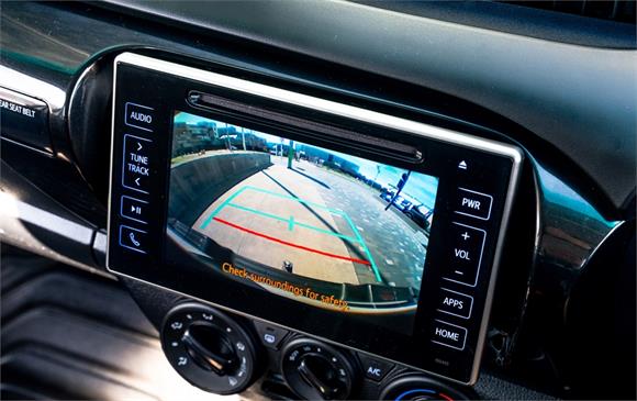 2017 Toyota Hilux SR 2.8L 4WD