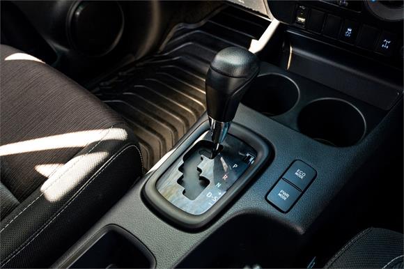 2017 Toyota Hilux SR 2.8L 4WD