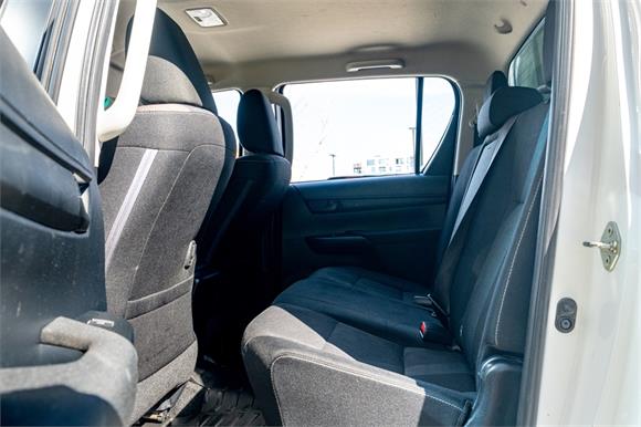2017 Toyota Hilux SR 2.8L 4WD
