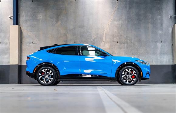 2024 Ford Mustang AWD 98Kwh