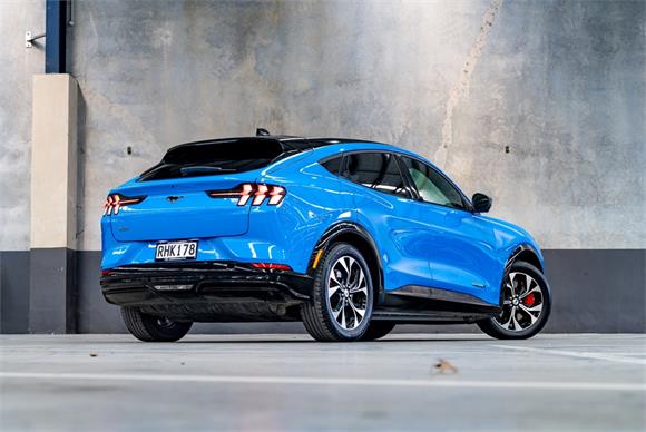 2024 Ford Mustang AWD 98Kwh