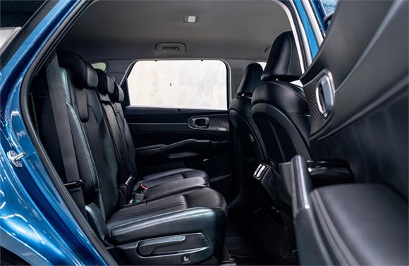 2022 Kia Sorento Deluxe 2.2L 4WD