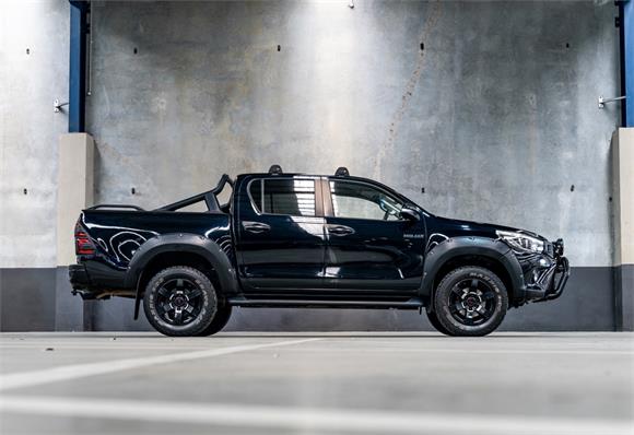 2017 Toyota Hilux SR5 TD DC 2.8L 4WD