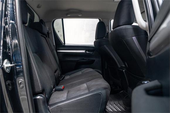 2017 Toyota Hilux SR5 TD DC 2.8L 4WD