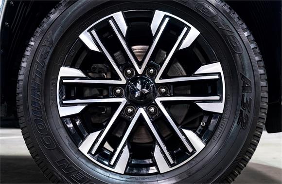 2023 Mitsubishi Pajero VRX 2.4L 4WD