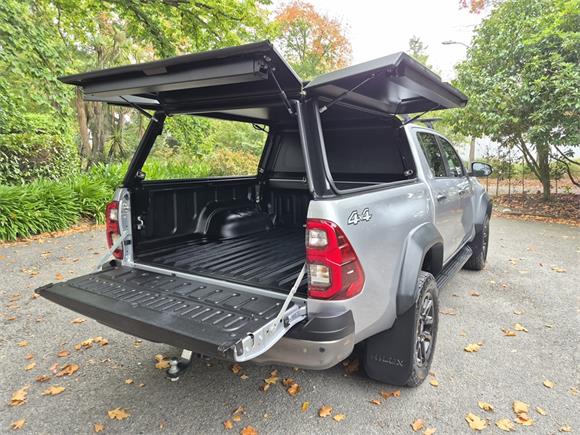 2023 Toyota Hilux SR5 Cruiser 2.8DT 6AT 4WD (KFDTR-NM1)