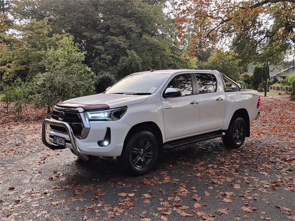 2021 Toyota Hilux SR5 2.8DT 6AT 4WD DCW/4D/5S (JFDTS-NM1)