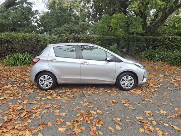 2017 Toyota Yaris GX 1.3P 4AT FWD9YSAG-NM1)