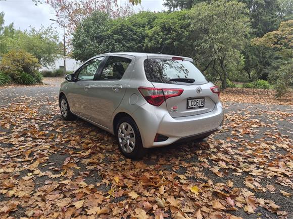 2017 Toyota Yaris GX 1.3P 4AT FWD9YSAG-NM1)