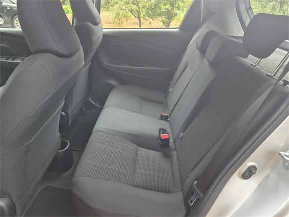 2017 Toyota Yaris GX 1.3P 4AT FWD9YSAG-NM1)