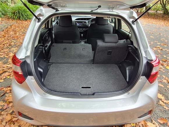 2017 Toyota Yaris GX 1.3P 4AT FWD9YSAG-NM1)