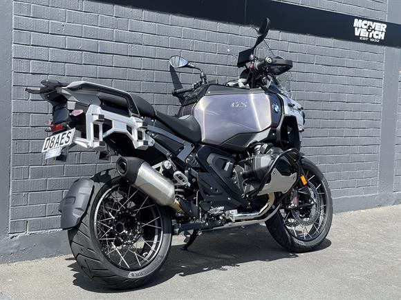 New BMW R1300GS ADVENTURE