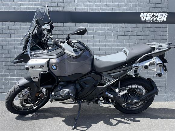 New BMW R1300GS ADVENTURE