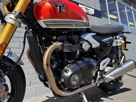 New Triumph Speed Twin 1200 RS