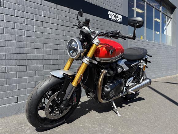 New Triumph Speed Twin 1200 RS