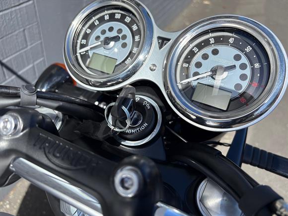 New Triumph Bonneville T100