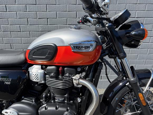 New Triumph Bonneville T100