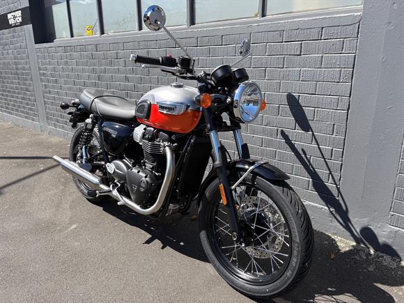 New Triumph Bonneville T100