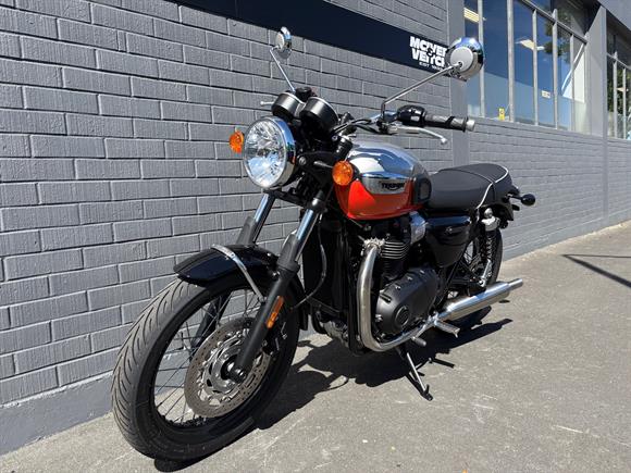 New Triumph Bonneville T100