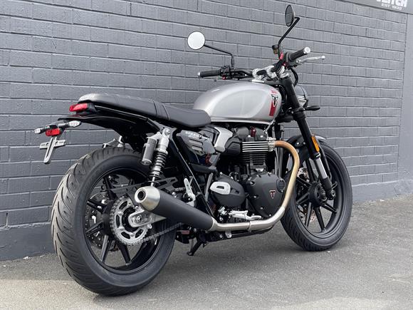 New Triumph Speed Twin 900
