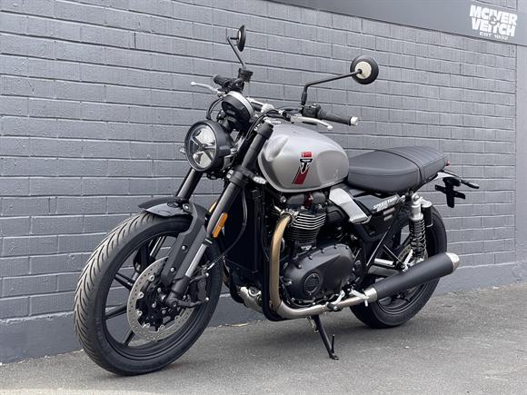 New Triumph Speed Twin 900