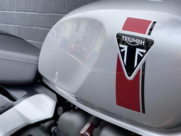 New Triumph Speed Twin 900